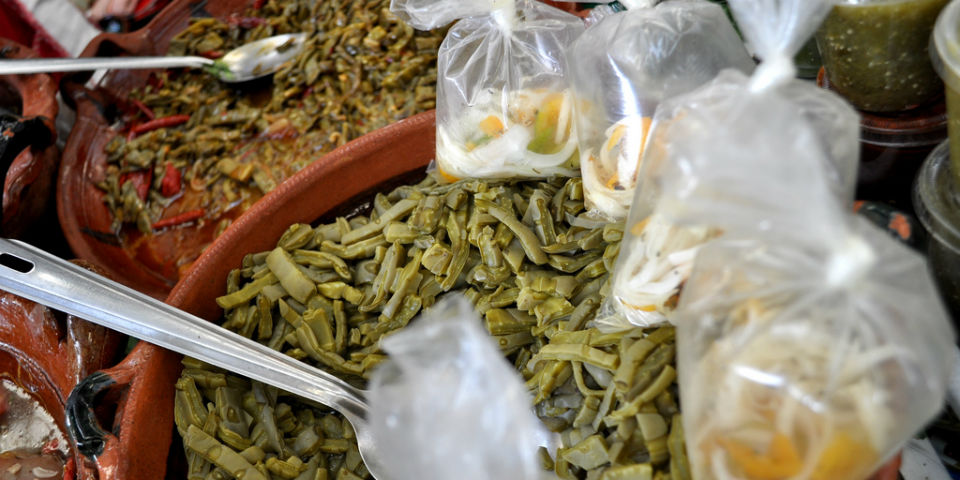 Además de saludables, los nopales son bastante versátiles para ser cocinados. // Foto: Especial.