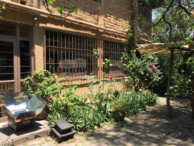 En Quinta Diana, el rancho ecológico de la investigadora, sólo se cocina con leña o en estufas y horno solar. // Foto: Animal Gourmet.