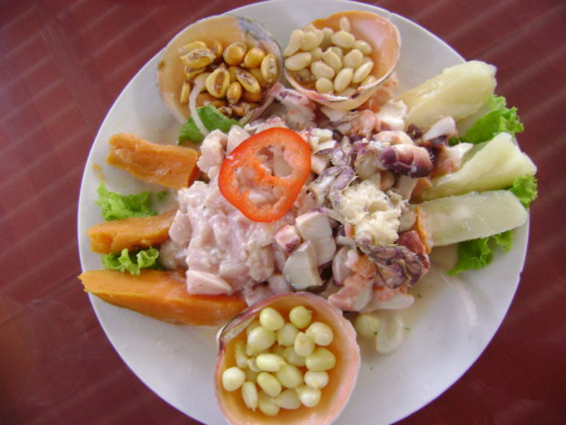 Ceviche de mariscos.//Foto: Wikimedia Commons.