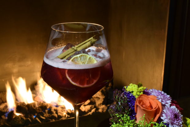 Donostia, hecho por la bar tender canadiense Lauren Mote durante Cocktail Week México en el bar Fifty Mils.// Foto: Roxana Zepeda.