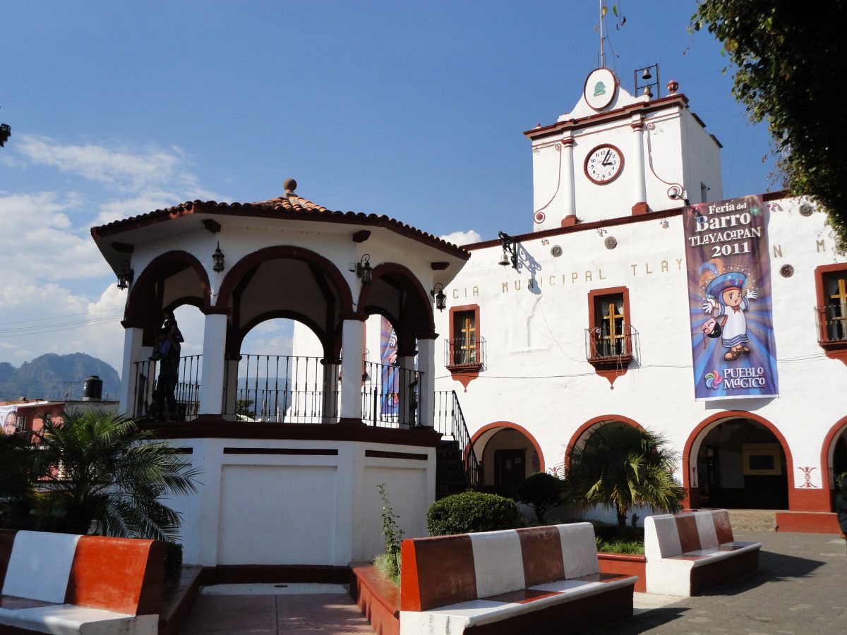 10 lugares cerca de la CDMX para darte una escapada en Semana Santa y sus platillos típicos