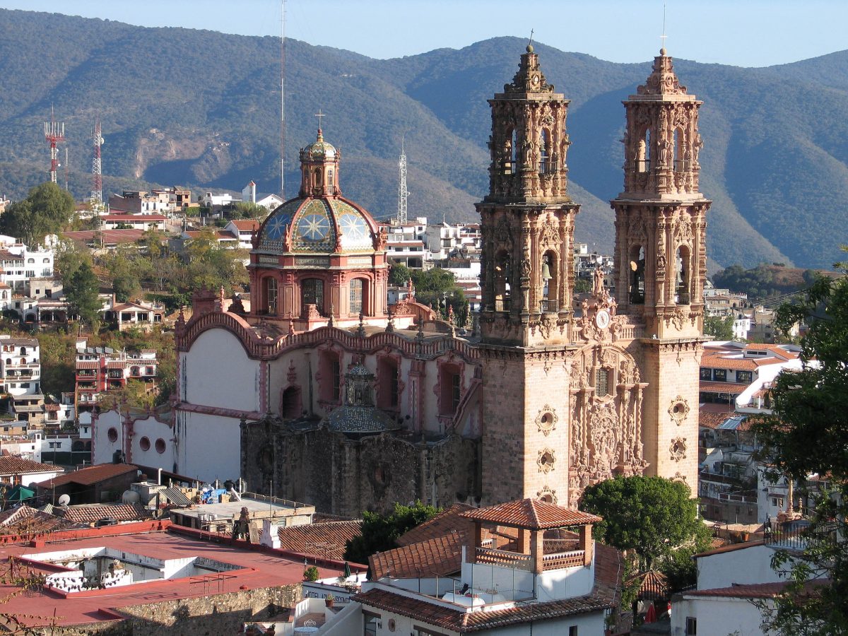 10 lugares cerca de la CDMX para darte una escapada en Semana Santa y sus platillos típicos