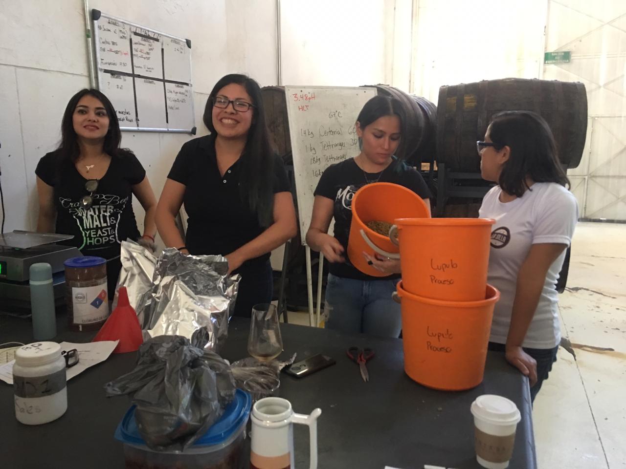 Las Adelitas, mujeres cerverzas