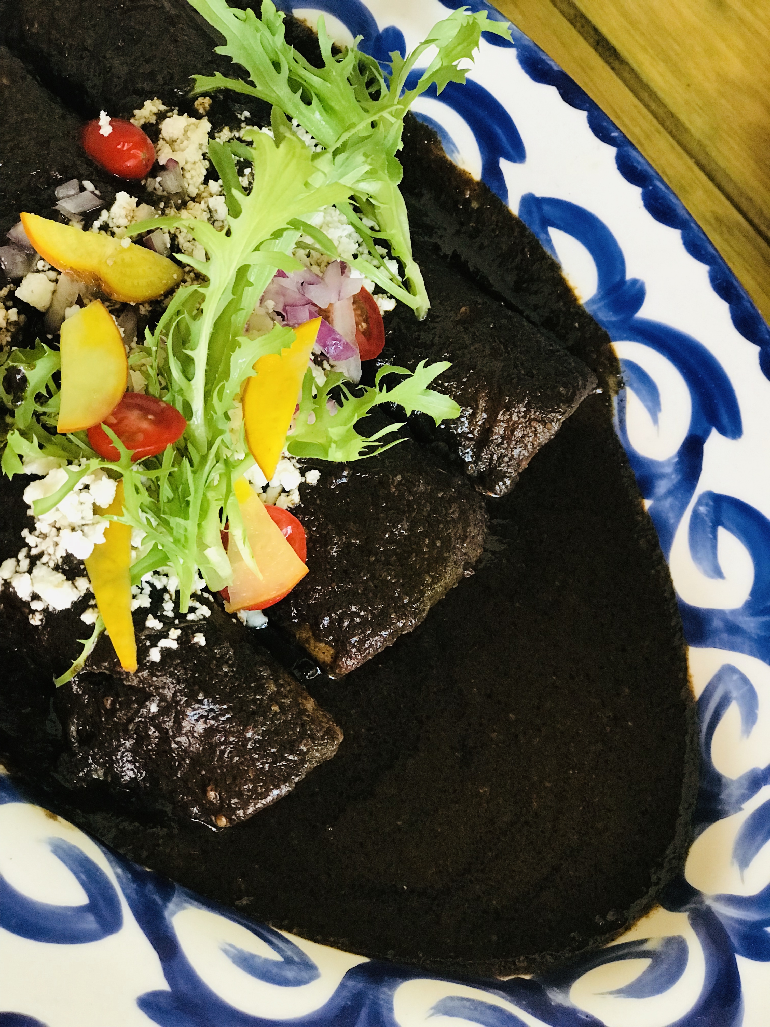 Enmoladas con mole de la Sierra Mixe en Oaxaca en Antolina