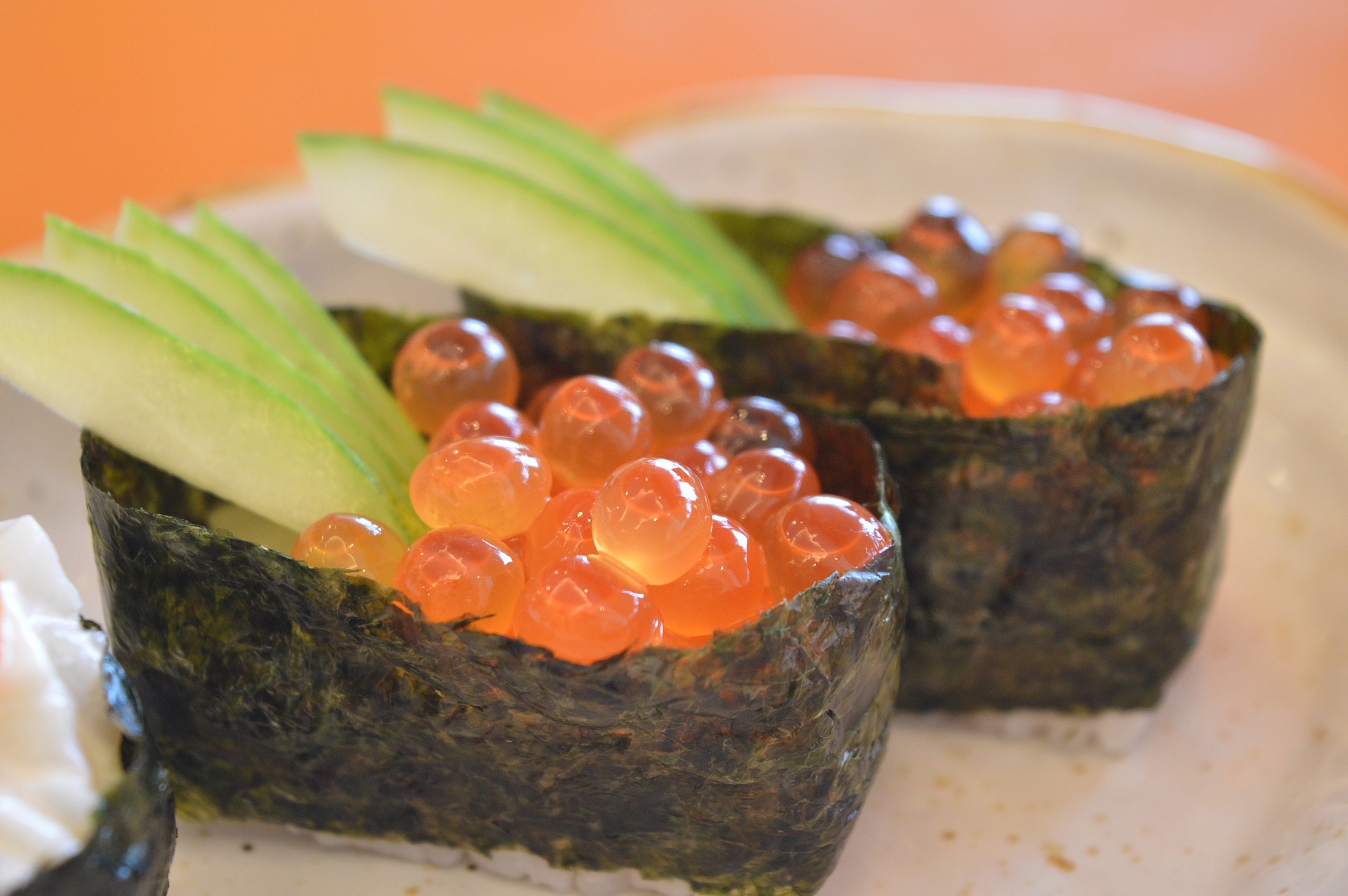 Gunkan sushi