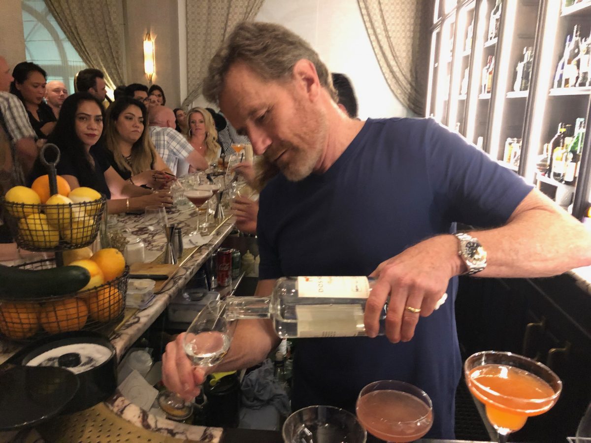 Dos Hombres Mezcal Breakng Bad Bryan Cranston